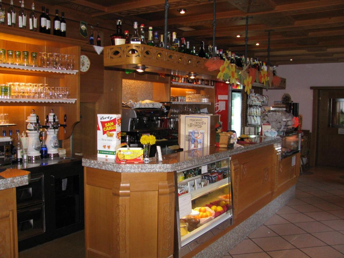 Hotel Ladina Campitello di Fassa Extérieur photo