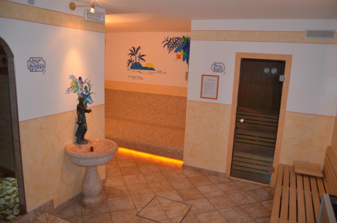 Hotel Ladina Campitello di Fassa Extérieur photo