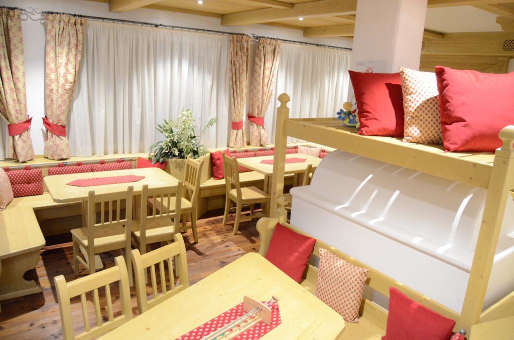 Hotel Ladina Campitello di Fassa Extérieur photo