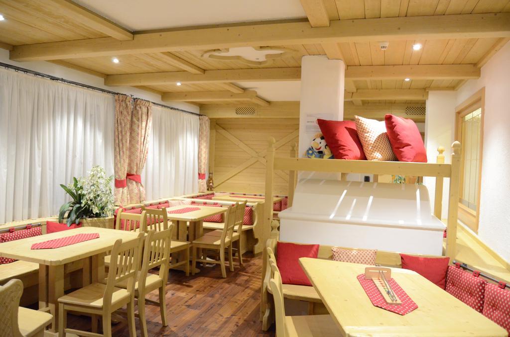 Hotel Ladina Campitello di Fassa Extérieur photo