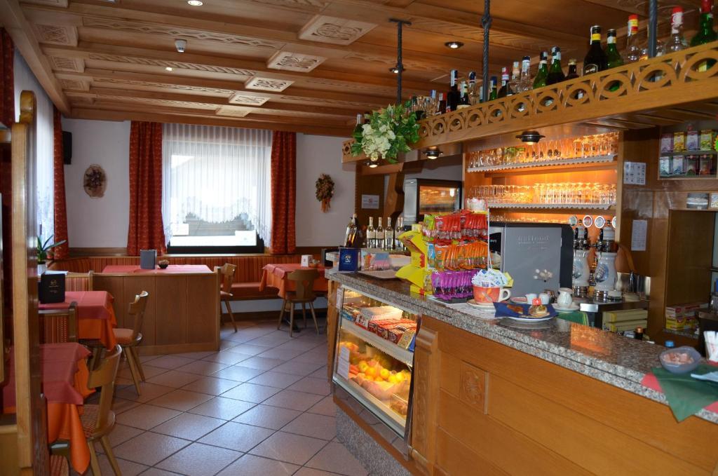 Hotel Ladina Campitello di Fassa Extérieur photo