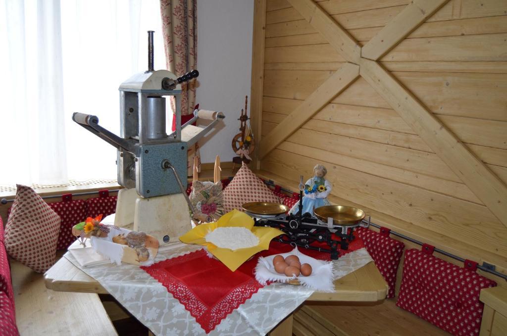 Hotel Ladina Campitello di Fassa Extérieur photo