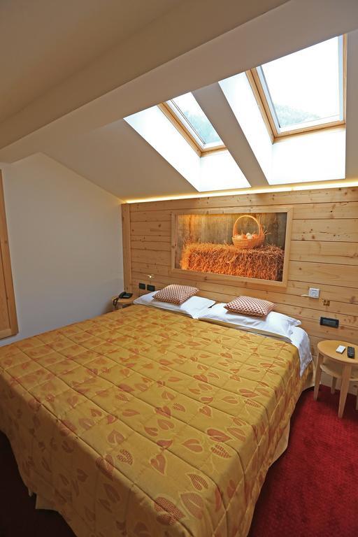 Hotel Ladina Campitello di Fassa Chambre photo