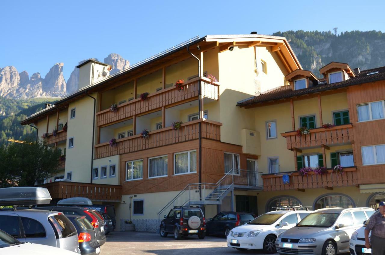Hotel Ladina Campitello di Fassa Extérieur photo
