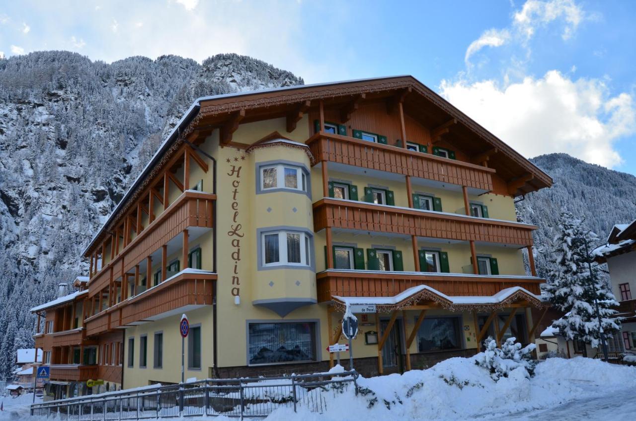 Hotel Ladina Campitello di Fassa Extérieur photo